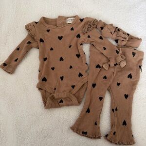 Baby girl ribbed long sleeve and pant set with headband